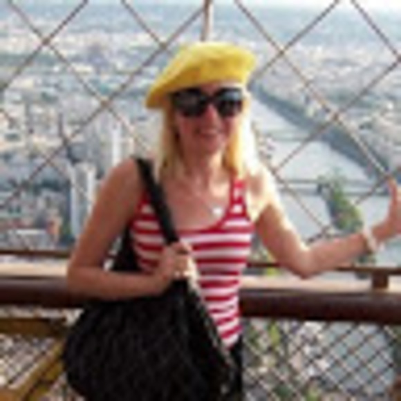 Meet your Posher, Mia - Picture 1 of 1